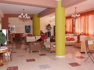 מלון Shivas Village Resort